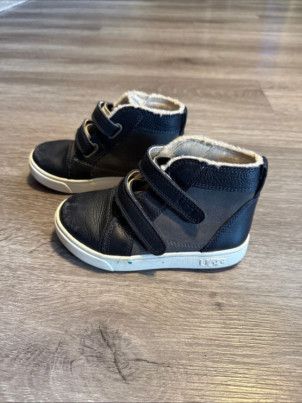 UGG navy gray